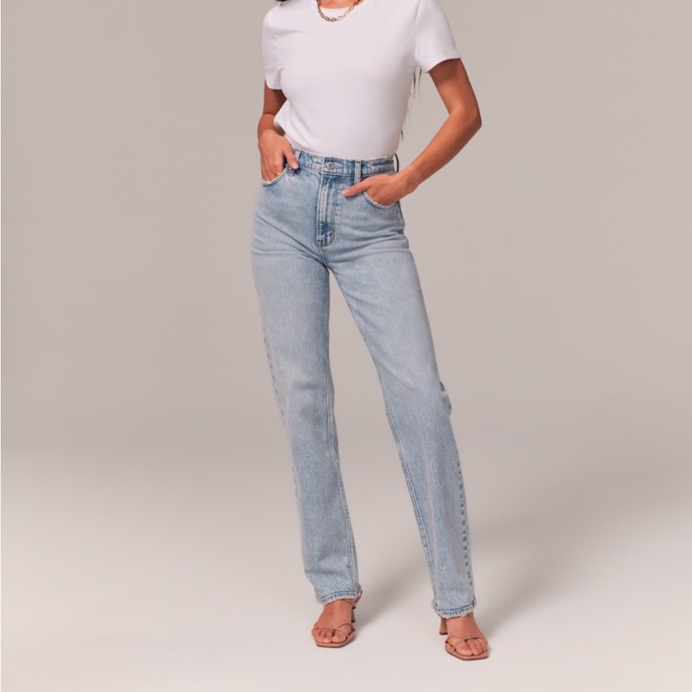 Abercrombie Ultra High Rise 90s Straight Jeans
